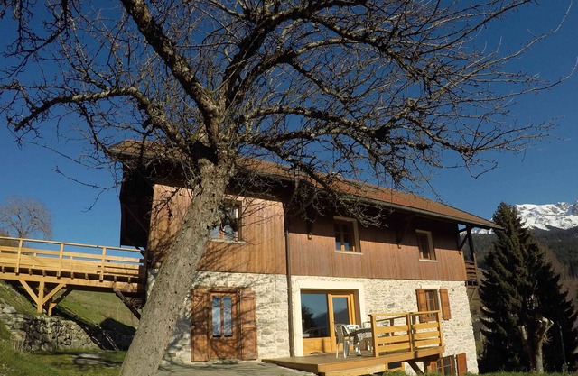 Bed and Breakfast, Cottage under the three peaks, Belledonne, Isère, Alps, Prapoutel