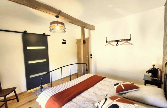 Bed and Breakfast : La Cavalière at La Source de nos Racines