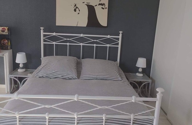 Bed and breakfast with private entrance