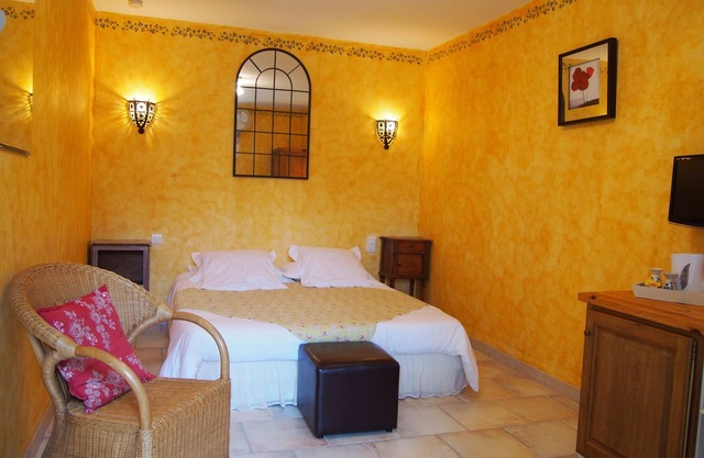 Bed & Breakfast in a Farmhouse- air conditionned - Lacoste