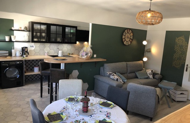 BedinReims Superb 70m² 2bedroom +free park/wifi Ideal for 2 adults and 3 children