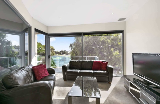 Bell St Apartments I Walk to everything in Torquay