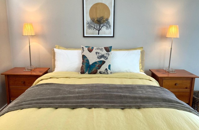 Bella Loft: luxury studio apartment in the heart of Woodend