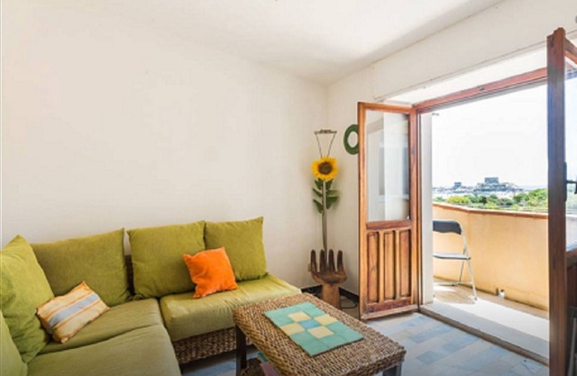 Bella Vista-stunning views+overlooking beautiful beach-Modern top flr apartment