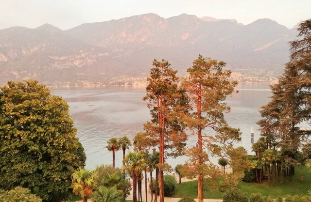Bellagio Retreat, lake view balcony, parking, WiFi, AC, nearby beach and ferries