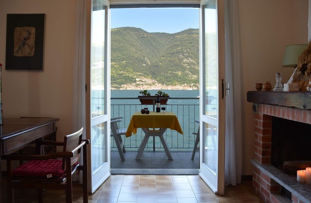 Bellagio Villas - La Traviata directly on the lake
