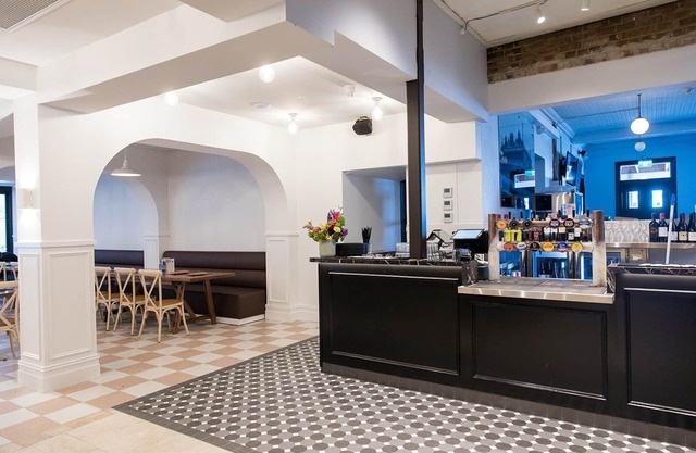 Bellbird Hotel