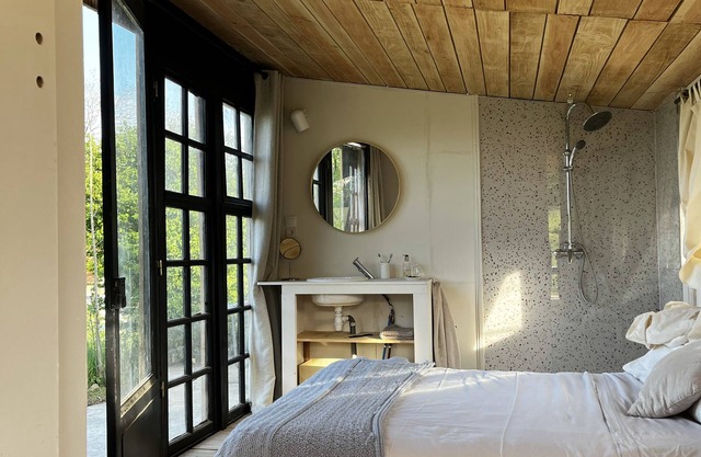 Belle Cabane en Bois Avec Piscine
