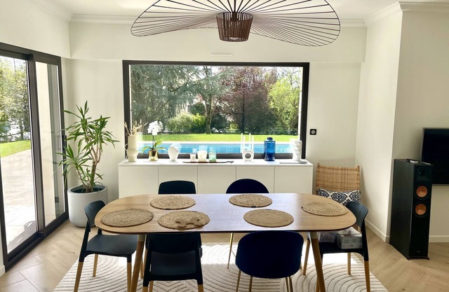 Belle et Grande Maison Avec Piscine à 5min de Rennes