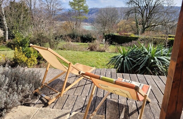 Belle ferme surplombant le lac de Vouglans