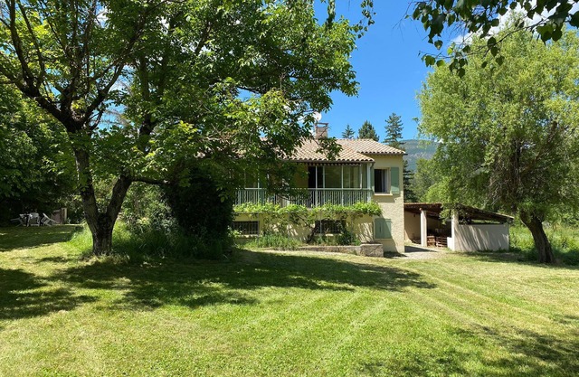Belle Maison de Campagne Familiale. Animaux de Compagnie Bienvenus !