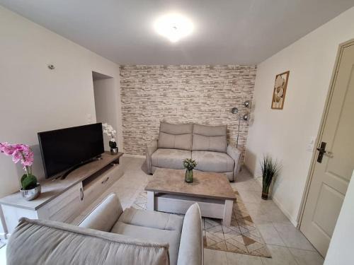 Belle maison au bord du plan d'eau