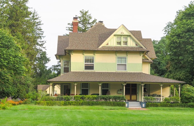 Bellport VillageClassic Victorian Elegance - close to all