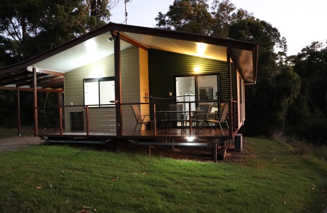 Bellthorpe Stays- Birdwing cabin: nature's favourite place on 400 private acres.
