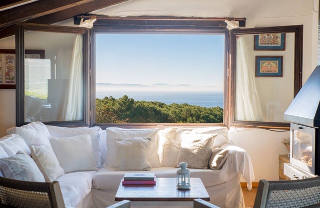 Beloved country estate with spectacular views of the Strait in Bologna,
