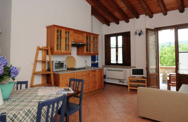 Belvilla by OYO Spacious Apartment with Pool