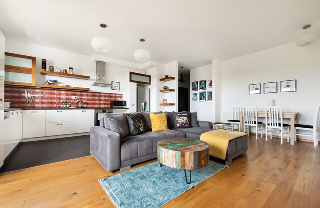 Bemowo Kocjana 2-Bedroom Apartment
