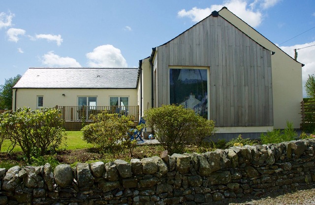 Bengali Holiday Cottage - Sleeps 8 - Luxury Bungalow - Great Location