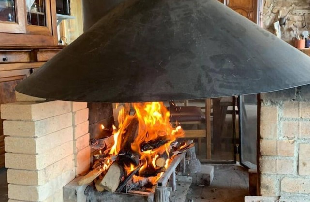 Bergerie 13p, Vue, Four à Pizza, Sans Aucun Voisin