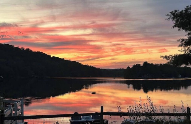 Berkshires Lakefront Retreatn