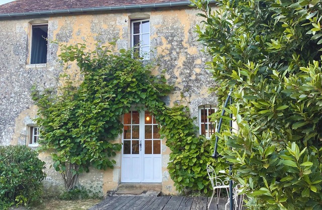 Bernard's self-catering cottage in the heart of the Perche!
