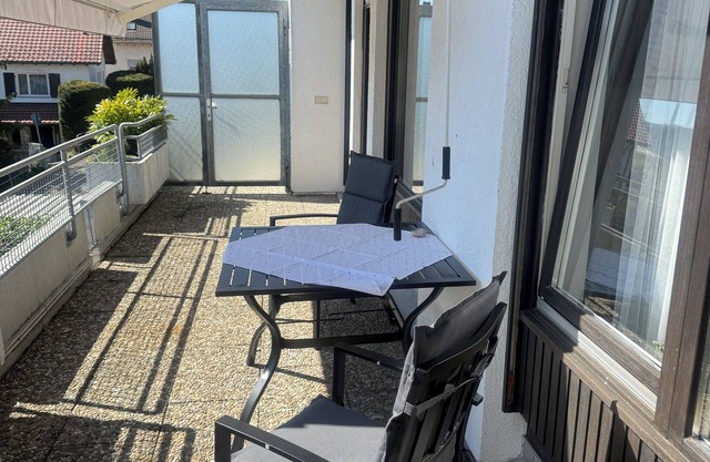 Bernies Waldshut - Sunny apartment - close to the city with balcony and underground parking