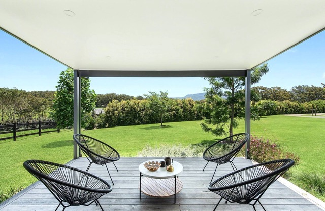 Berry Boutique Getaway - The Stables
