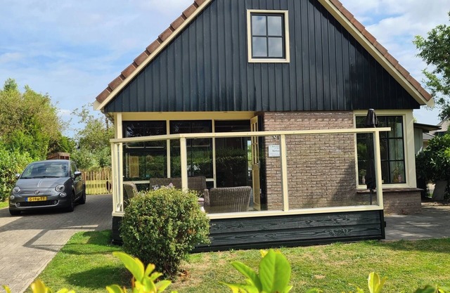 Bertus 61 detached house garden and Finnish sauna, canopy. Near by Callantsoog