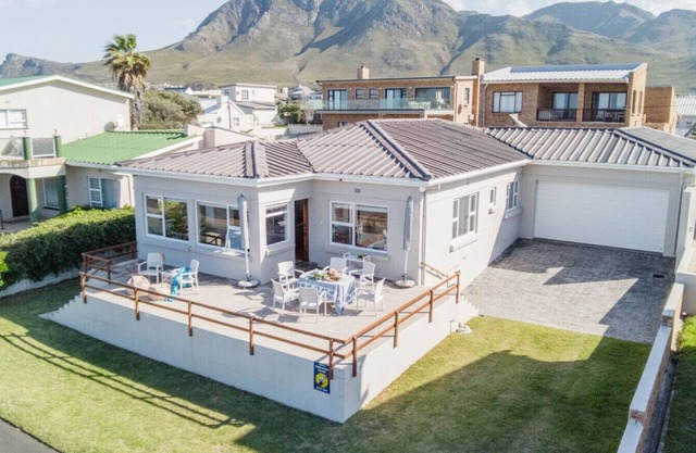 Beskuit vir Ontbyt | Ocean breeze | Coffee and rusks