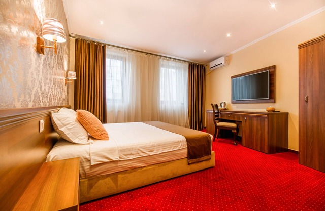 Best accomodation at 800m to Bucharest Old Town