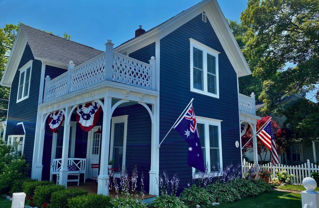 BEST DOWNTOWN LOCATION! Walk everywhere! All 5 Star Reviews