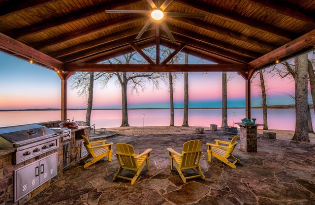 Best Lake House in Texas
