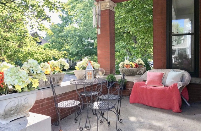 Best Lincoln Square Location - Spacious 2 bedroom
