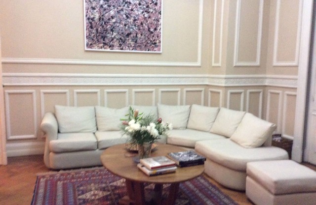 Best updated promotional prices for fabulous French-Style Apartment In Palermo