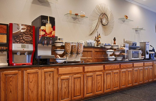 Best Western Limestone Inn & Suites