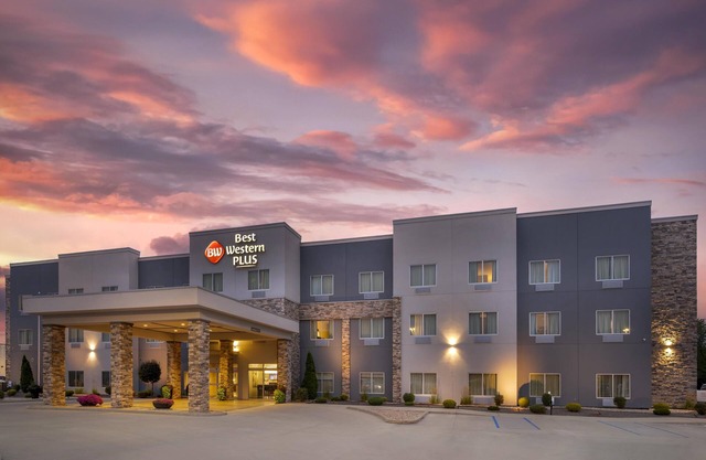 Best Western Plus Parkside Inn & Suites