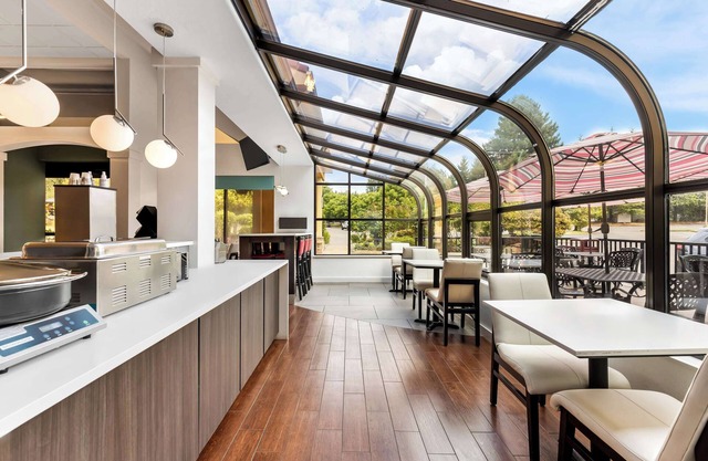 Best Western Plus Parkway Inn