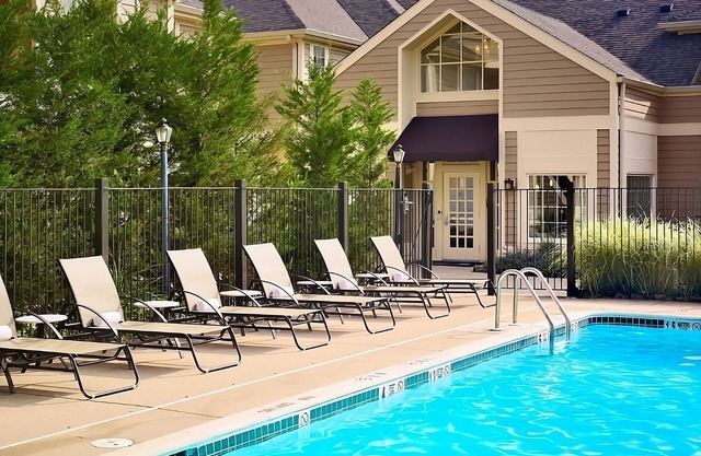 Better Choice for your Vacation! Pet-Friendly, w/Pool, Near Grover Park