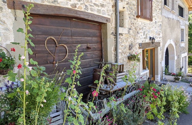Between Annecy and Geneva in a restored farmhouse, Neydens, Haute-Savoie