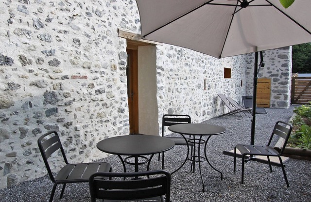 BETWEEN LAKE AND MOUNTAINS: L'Arcalod - charming ★ cottage in the heart of Savoie