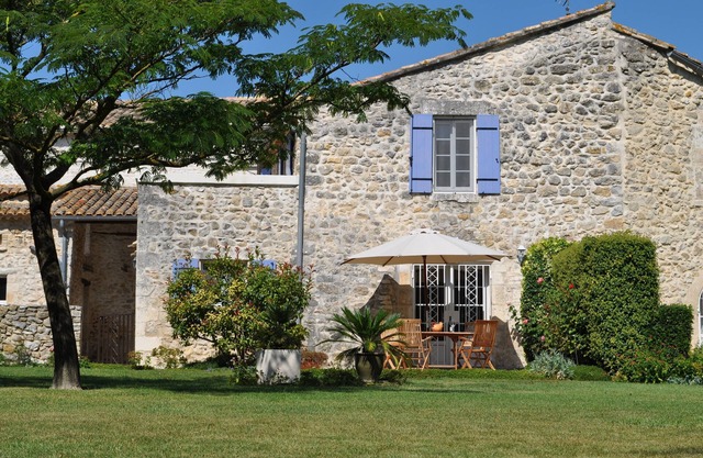 BETWEEN PROVENCE AND ARDECHE GUEST HOUSE AT MAS CHAZEL NEAR UZES AND NÎMES