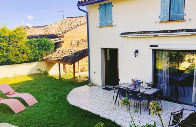 Between Toulouse and Bordeaux, cottage of 2 to 8 people in Auvillar