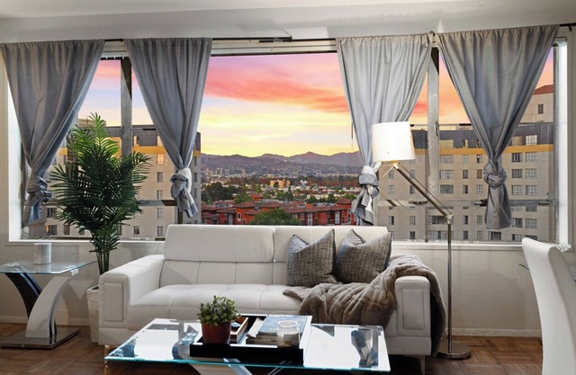 BevHills/West Hollywood/2bd2th/3beds inc King