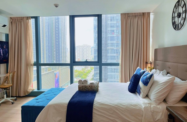 BGC Cozy Condo - Pool & Wi-Fi - Suite 14