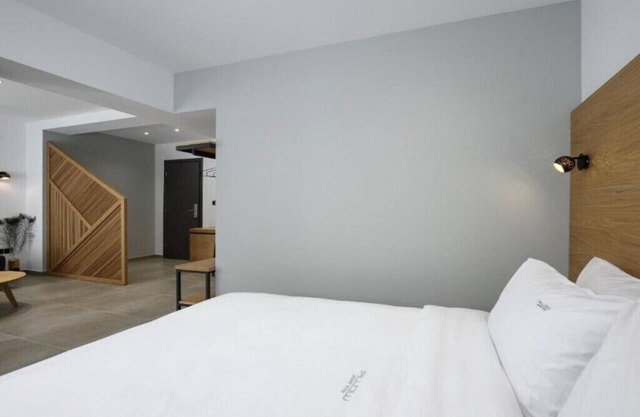 BH766 - C - Room Thessaloniki