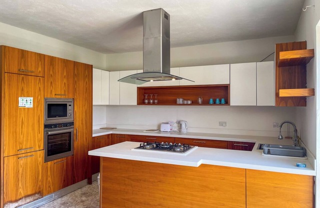 Big Apt 4 bedroom Gzira 10min by walk to the sea