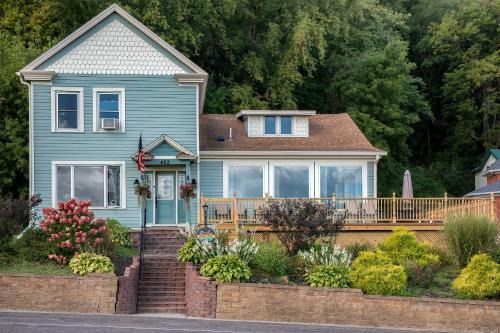 Big River Escape Grandview Manse