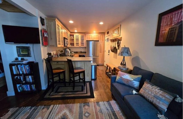 Big Sky Bungalow, Ski Location