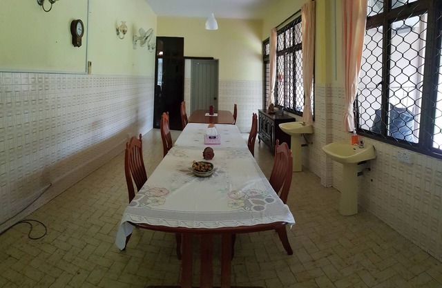 Biggest Villa with Pool in Lumut-Manjung 20000sqft