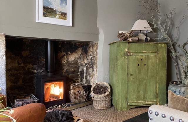 Bijou Cottage in centre of Dartmoor village